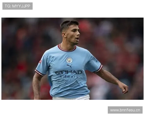 帕利尼亚 vs 罗德里：防守型与控场型后腰差异