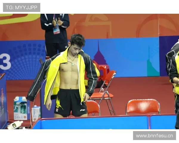 张继科不穿球鞋上场，居然有人说他像回了高中体育课……