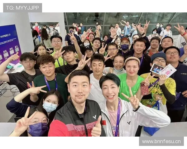 李梓嘉一天饭钱能买普通人一周菜，赛场上却像邻家小孩一样慌乱？