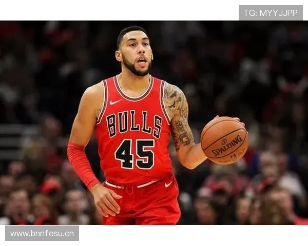 迈克尔·里德无球跑位提升空切效率，拉开进攻空间助力球队得分深化